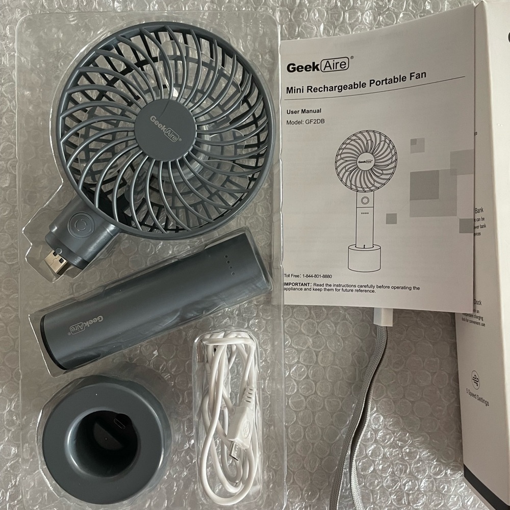 Geek Aire Mini Rechargeable Portable Fan with Detachable Power Bank - Picture 2 of 6
